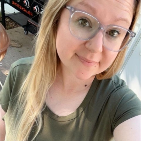 Meet your Posher, Gabrielle - Picture 1 of 1